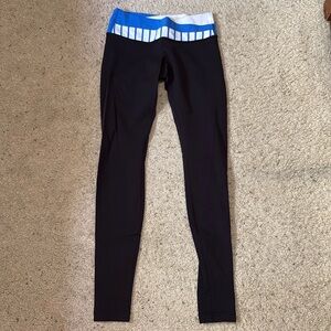 Lululemon cross over waist leggings. Size 6.